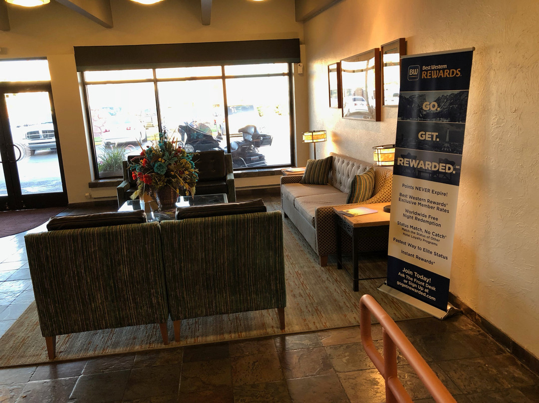 Turquoise Inn & Suites主图