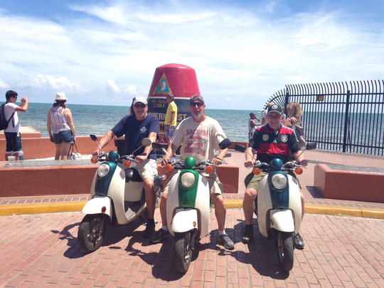 Pirate Scooter Rentals-基韦斯特必去景点