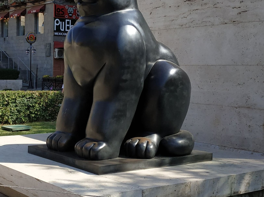 Cat Statue-埃里温必去景点