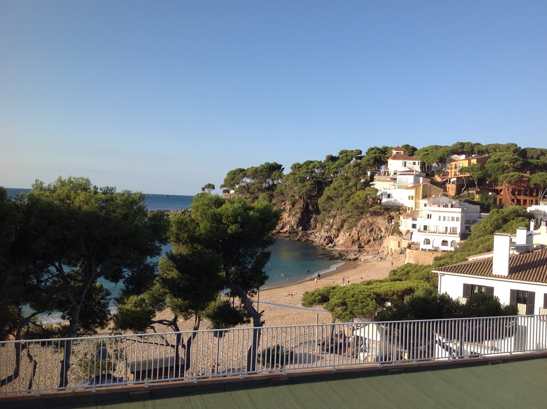 特拉马尔酒店主图