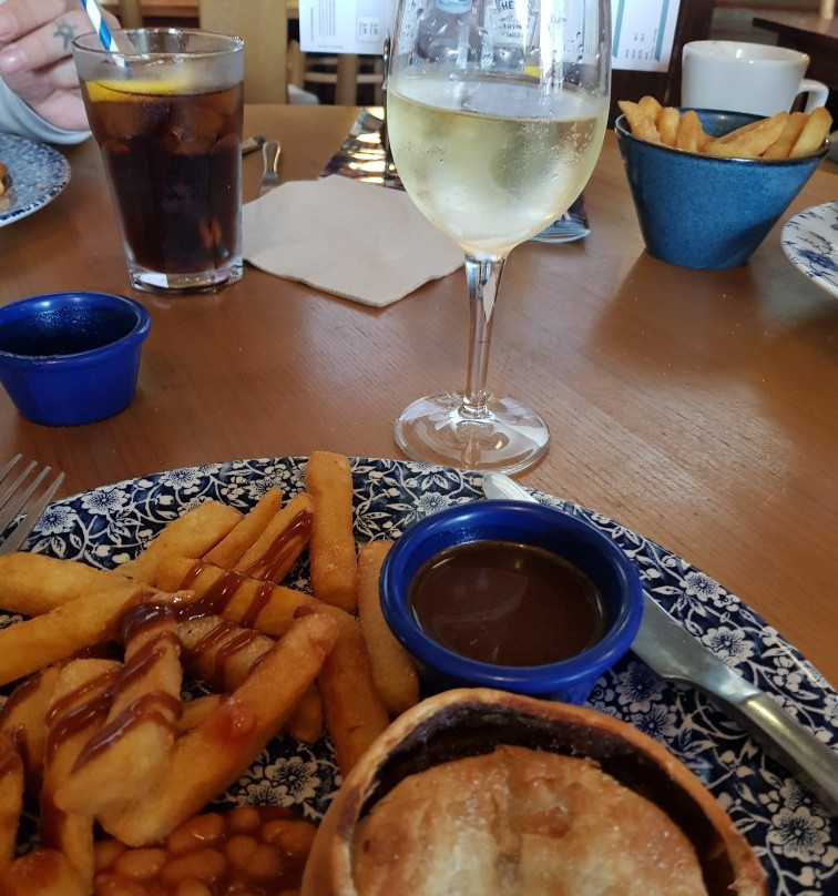 Wetherspoon Hotel - The Golden Acorn主图