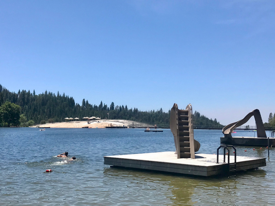 Twain Harte Lake景点图片