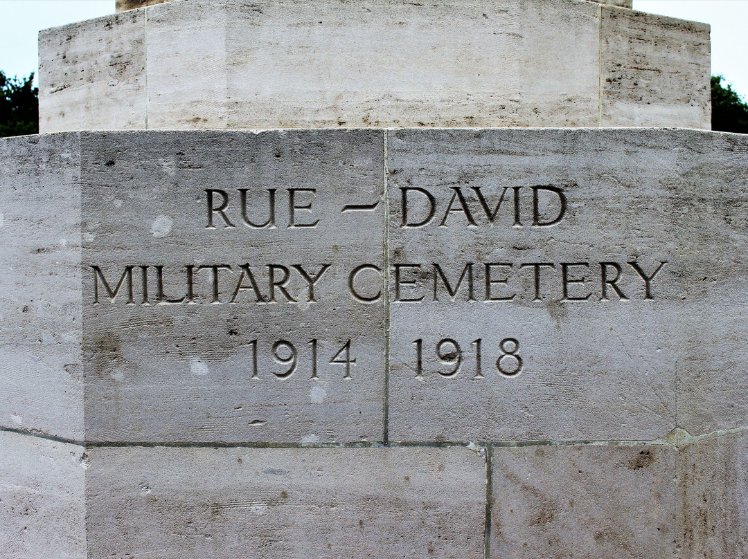 Rue-David Military Cemetery景点图片