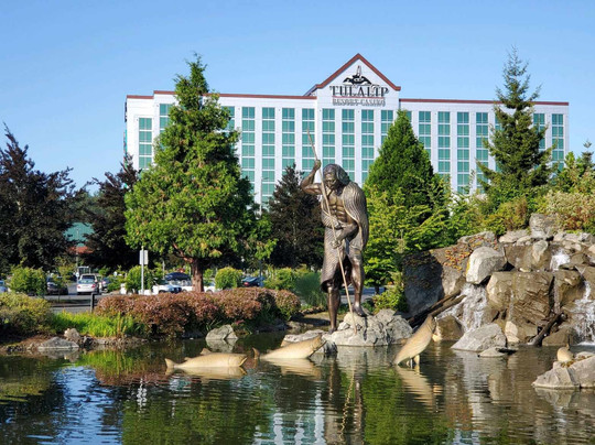 图拉利普度假酒店主图