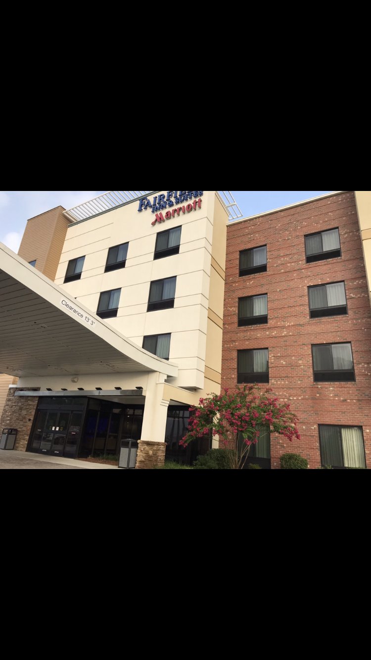 Courtyard Norfolk Downtown-浴室