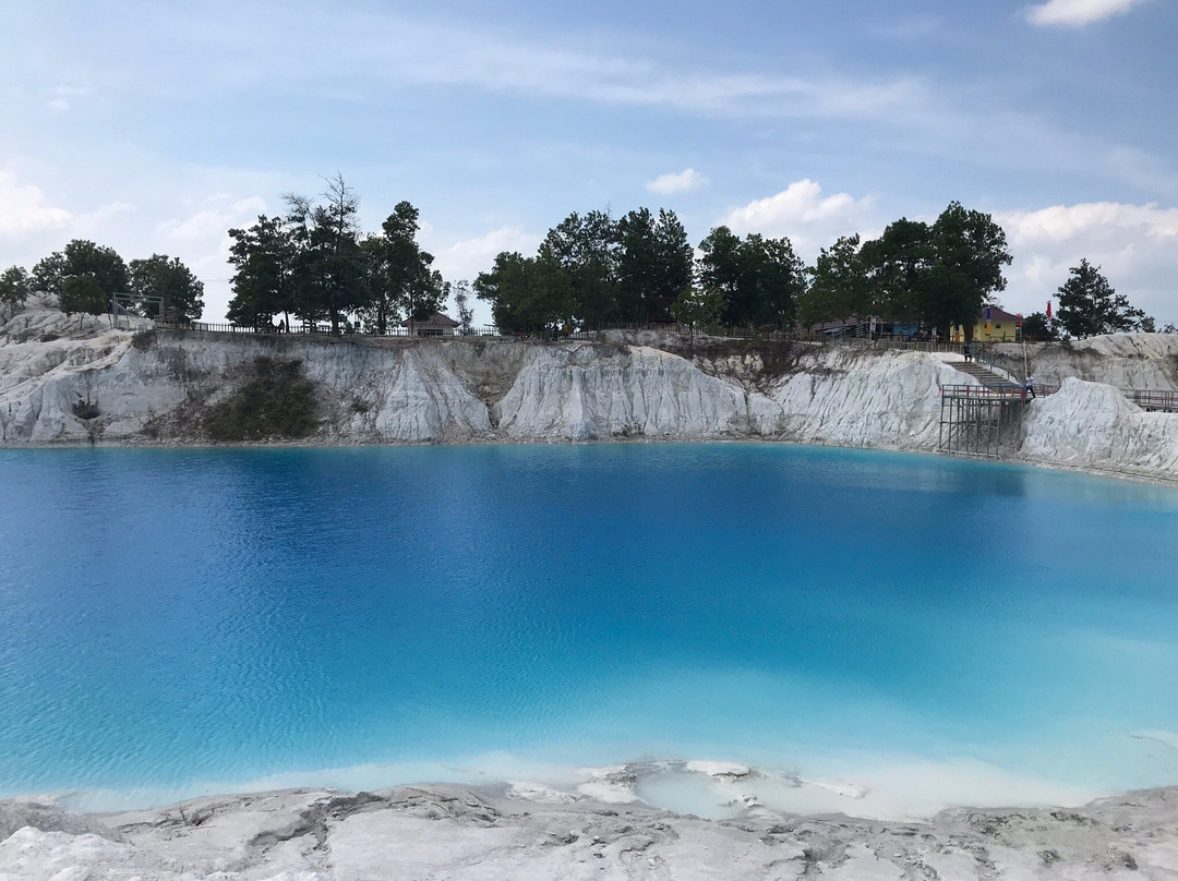 Kaolin Lake景点图片