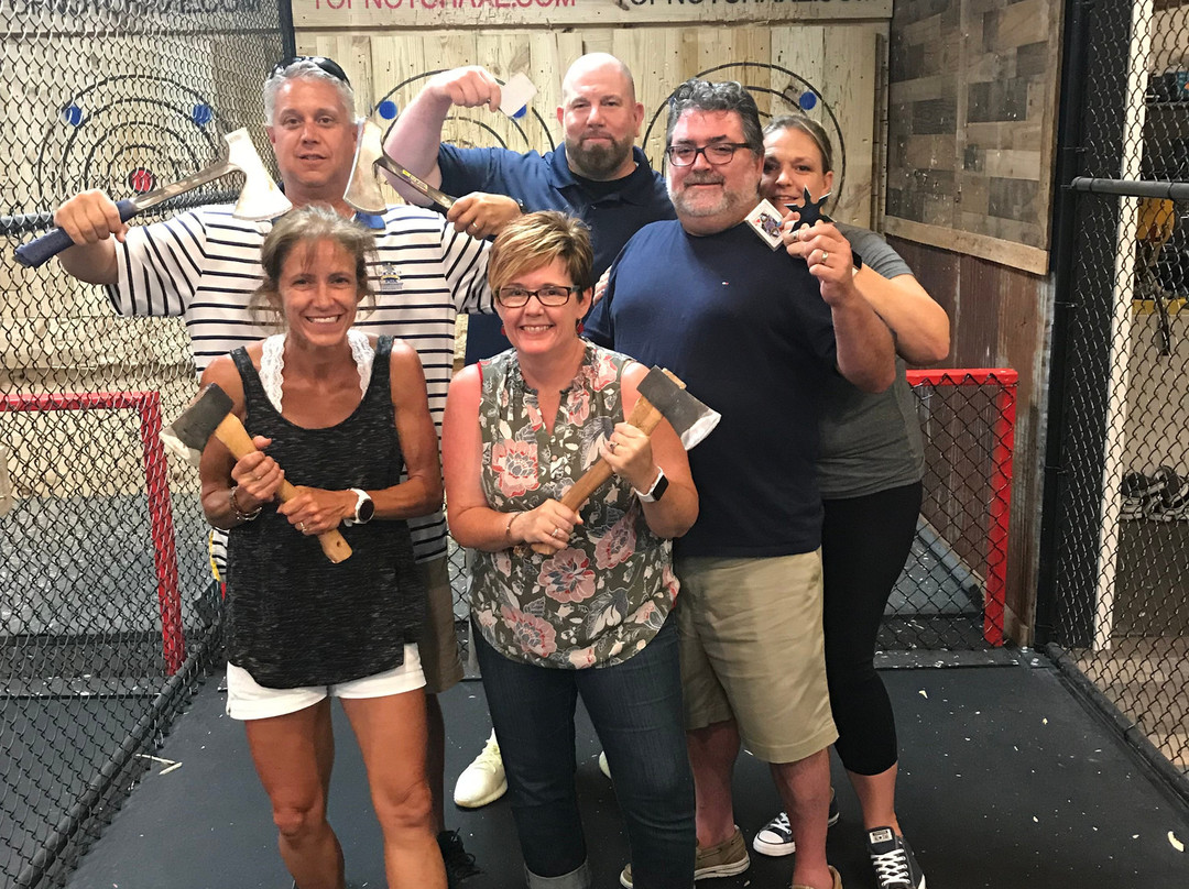 2024年2月Top Notch Axe Throwing St. Charles景点攻略Top Notch Axe Throwing St
