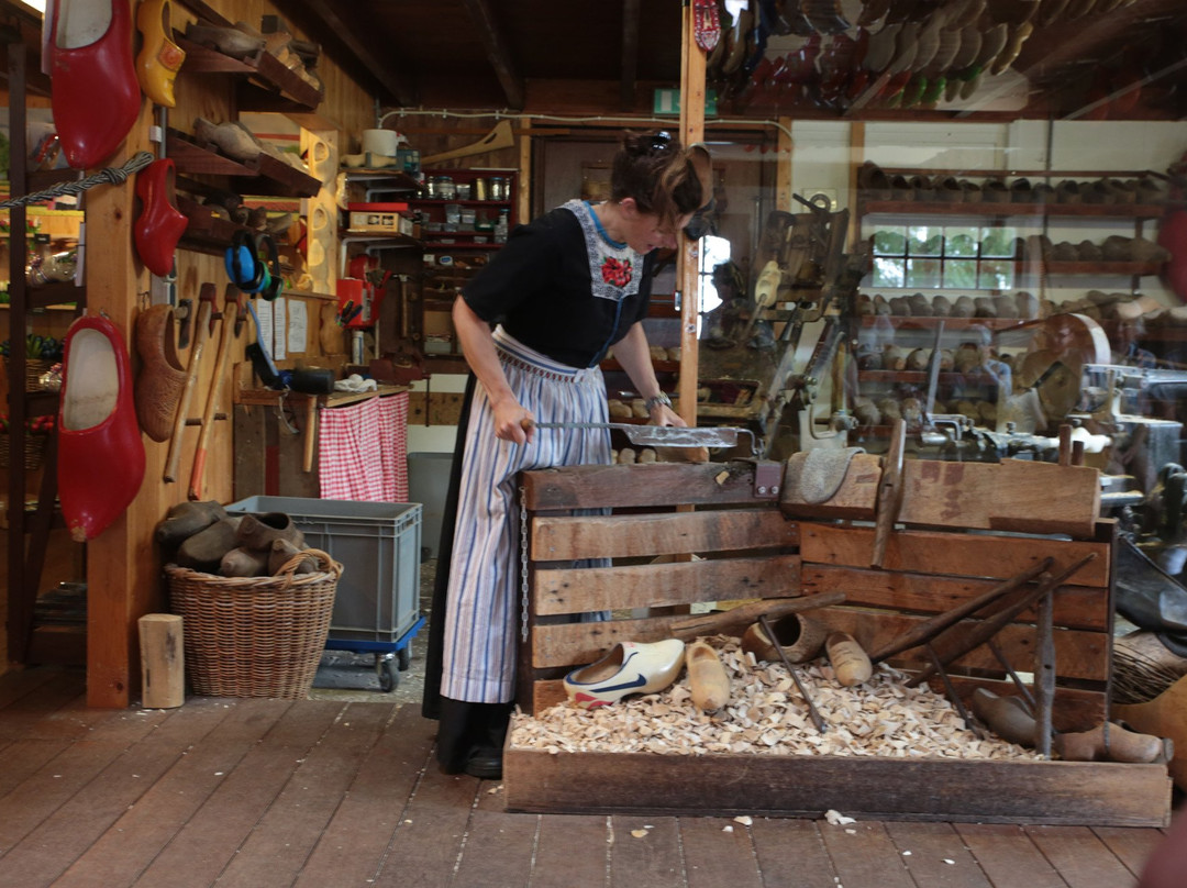 Alida Hoeve Cheese Farm & Wooden shoe factory-福伦丹必去景点