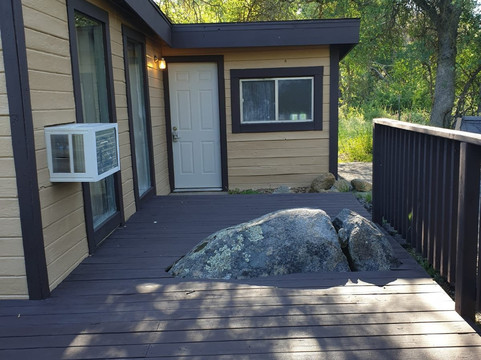 山间步道出租度假山林小屋主图