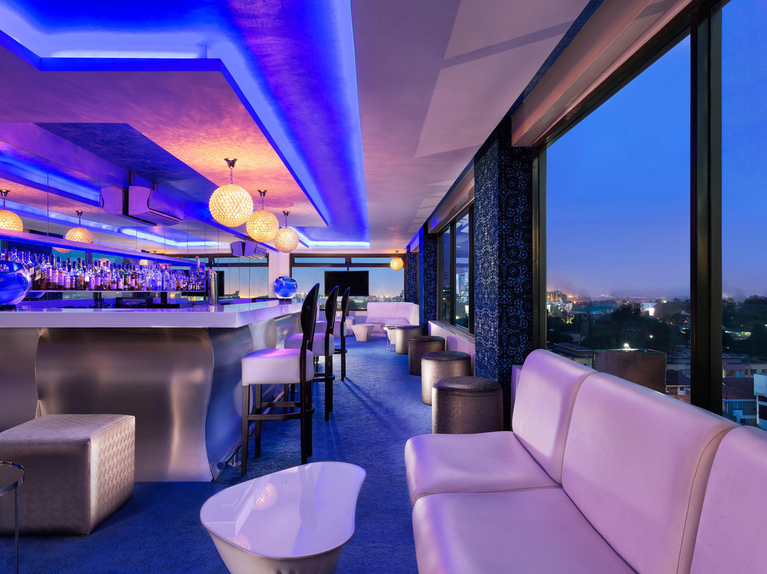 Level 8 Lounge and Bar