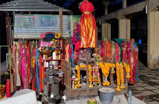 Phi Suea Samut Fort-帕沙姆佛塔必去景点