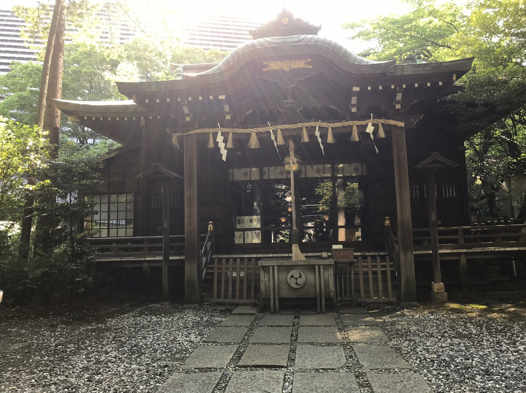 Nishikubo Hachiman Shrine-Toranomon必去景点