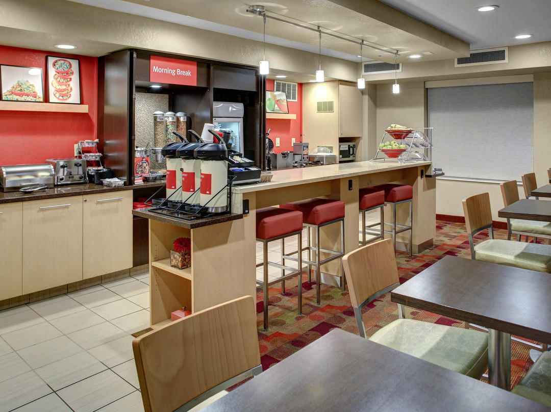 芬德雷万豪广场套房酒店主图