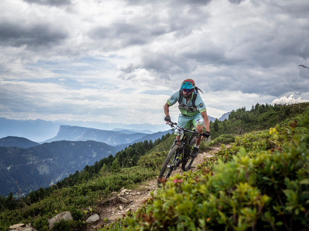 Bikeacademy Lana-拉纳必去景点