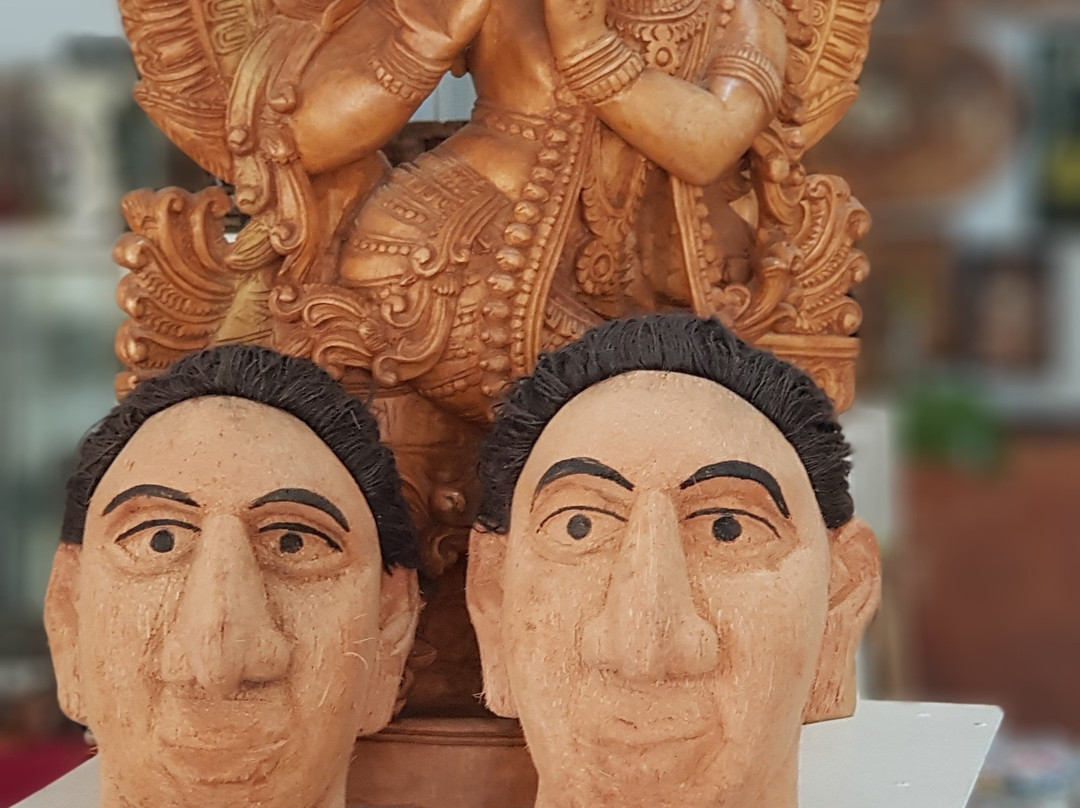 Pinnawala Handicrafts Emporium-品纳维拉必去景点