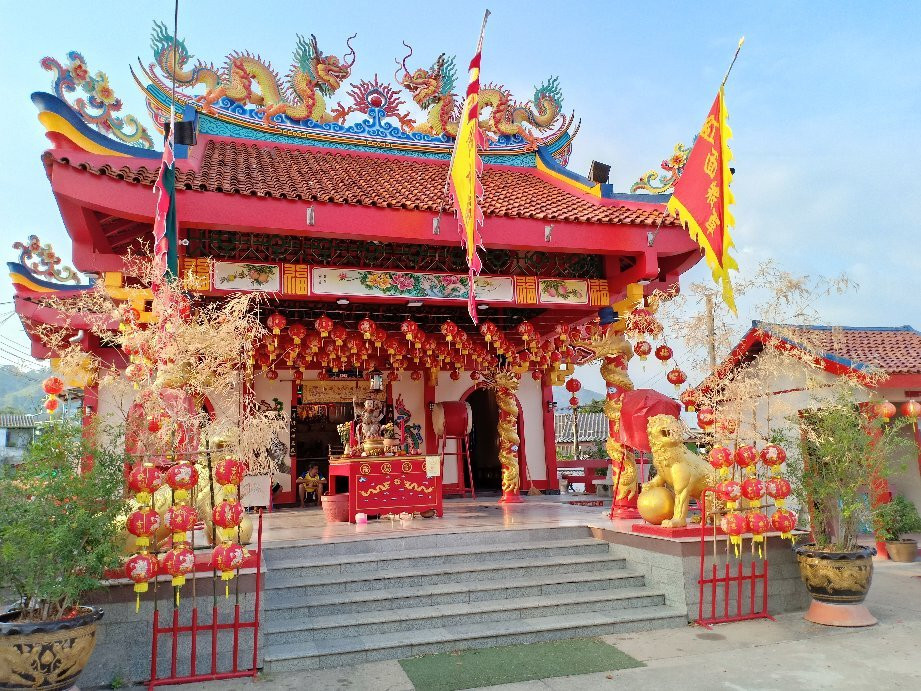 Loem Hu Thai Su Shrine-拉特萨达必去景点