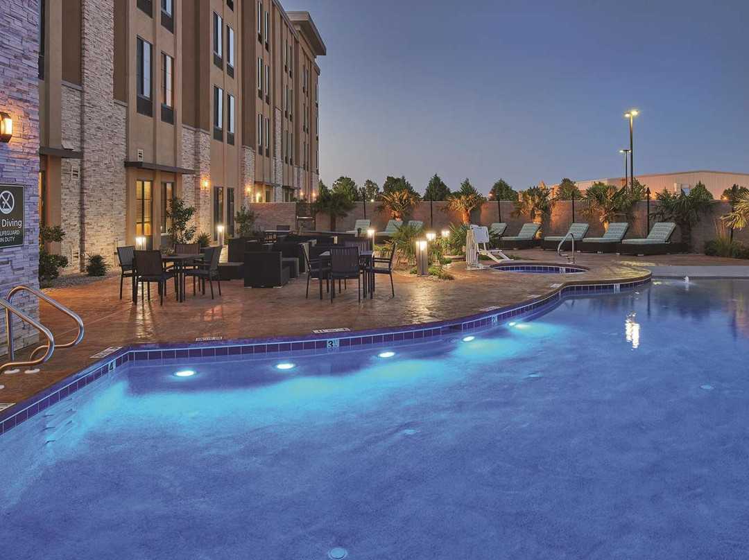 La Quinta Inn & Suites by Wyndham Carlsbad主图