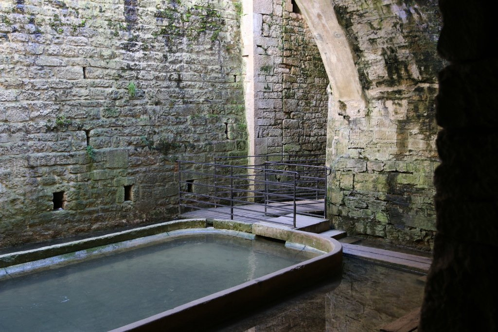 La Fontaine aux Lépreux-多勒必去景点
