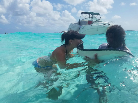 Island Dreamin' Charters-七哩滩必去景点