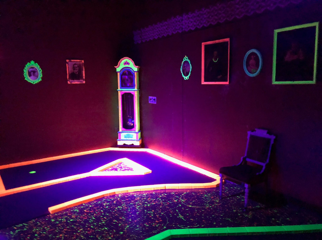 Outrageous Mini Golf-Hiram必去景点