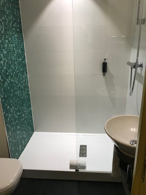 肯内迪酒店-浴室