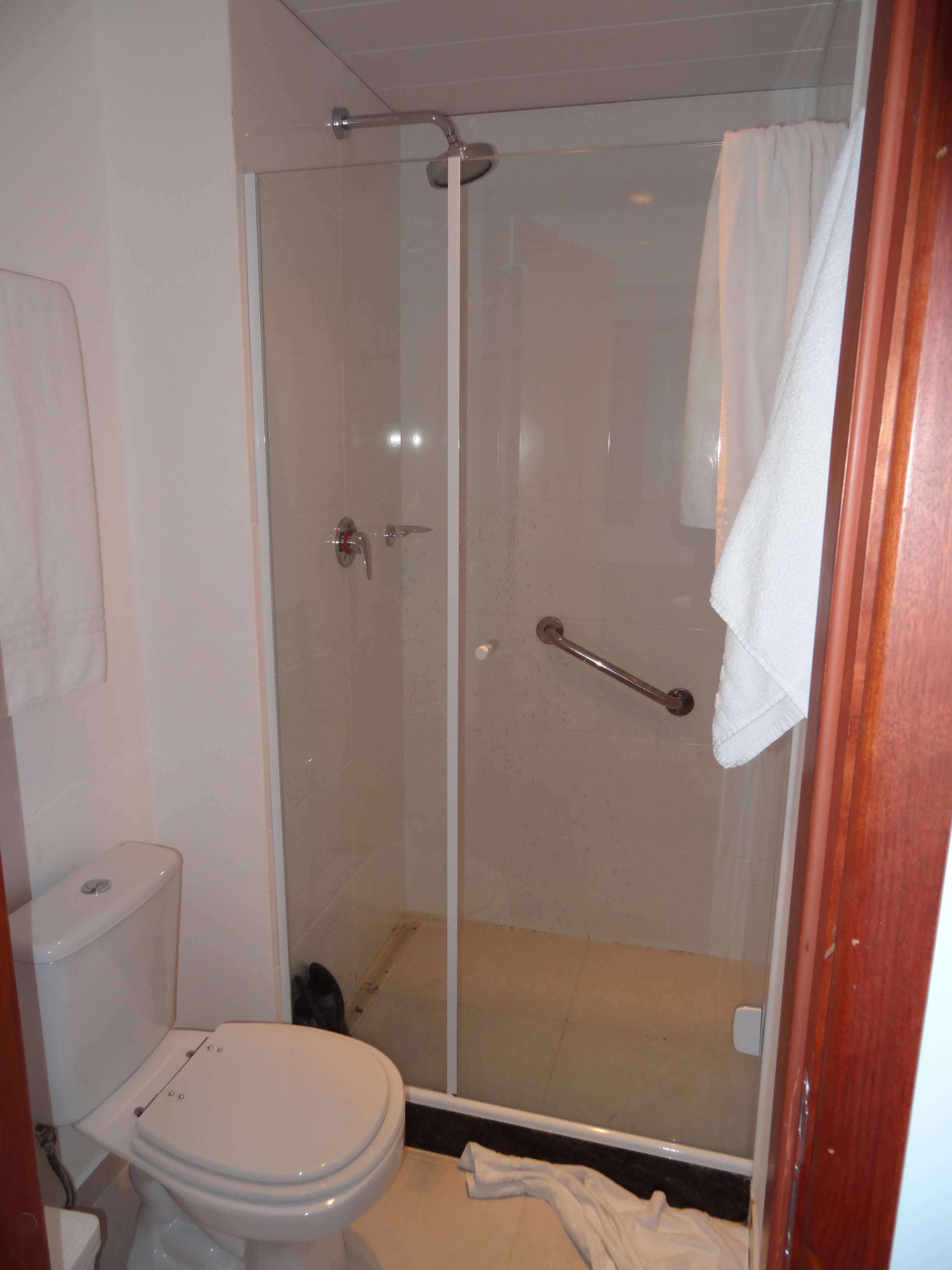 Go Inn Vitoria-浴室