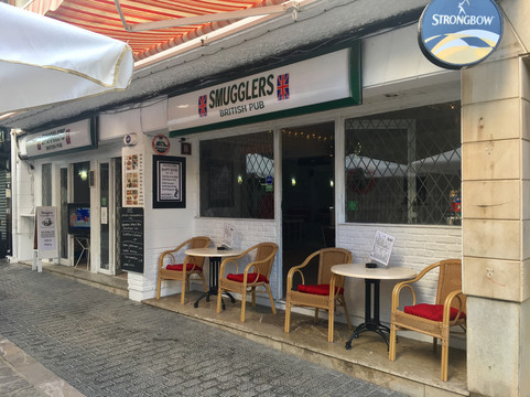 Smugglers Bar Alcúdia-阿尔库迪亚港必去景点