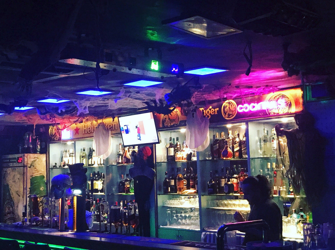 Blue Wave Lounge-纳闽必去景点