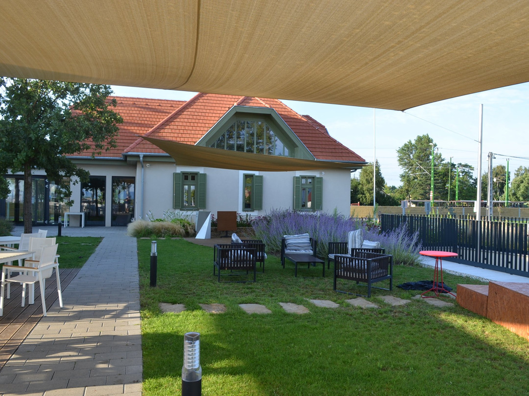 Fenyves Yacht Club Hotel & Restaurant主图