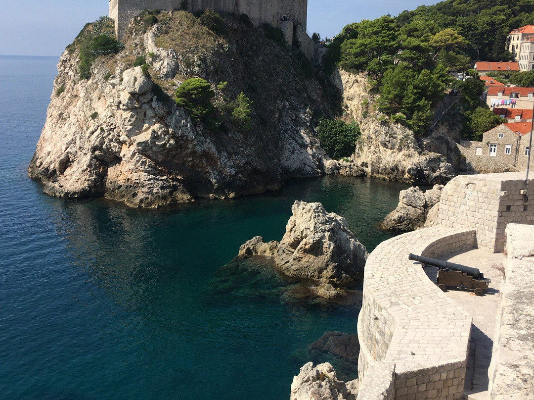 马里亚纳公寓主图