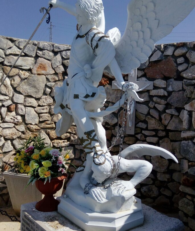 Statua di San Michele Arcangelo景点图片