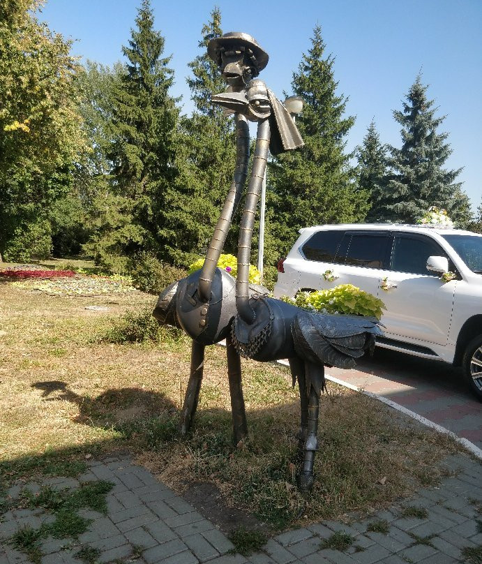 Sculpture Ostriches in Love