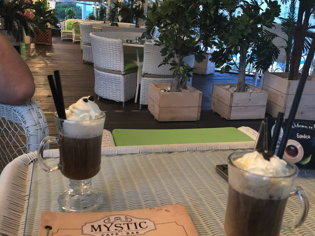 Mystic cafe & bar