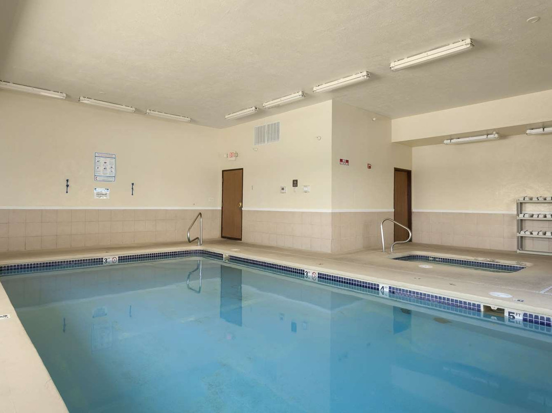 Days Inn by Wyndham Jefferson City主图