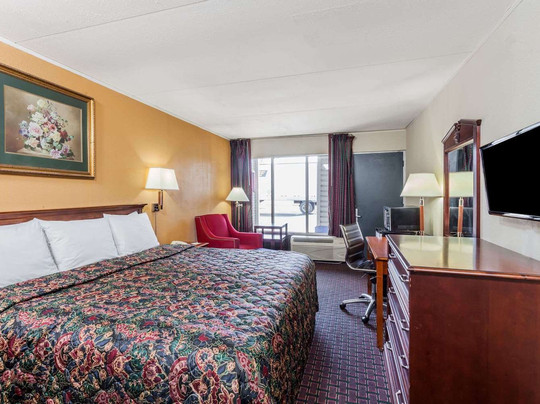 Days Inn by Wyndham Seymour主图