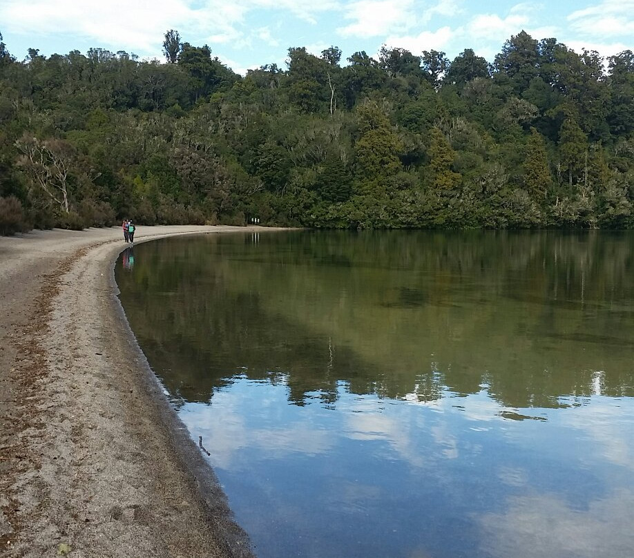 Rotopounamu Track景点图片