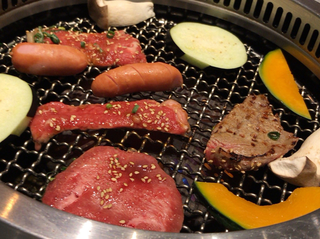焼肉館 彩炉 御領店