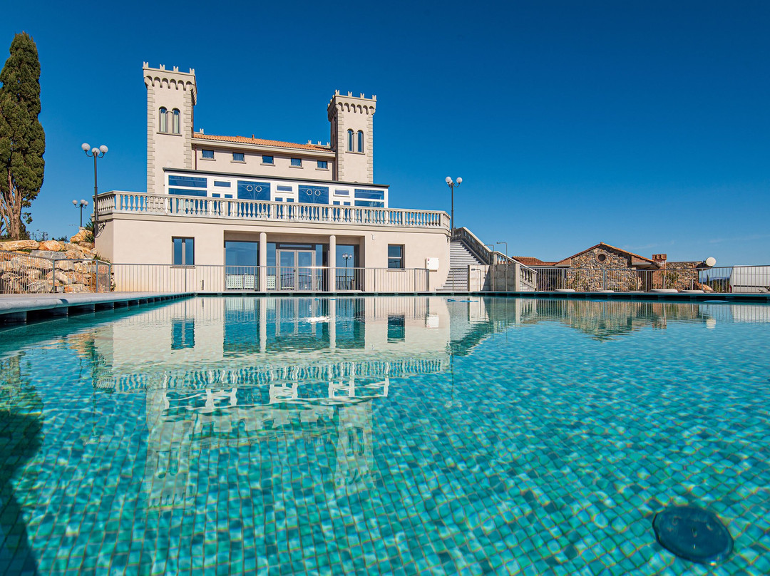 Campiglia Marittima酒店住宿-Castello Bonaria Wine & SPA Resort