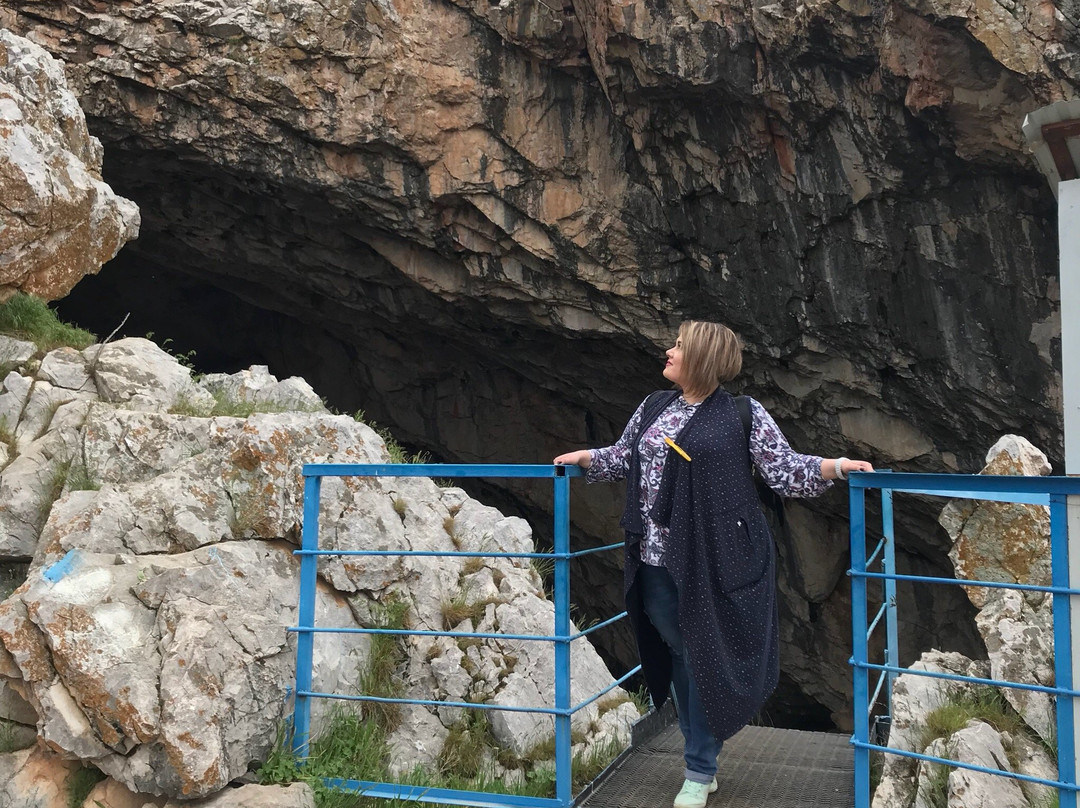 Holy Cave Ak Mosque-Kenestobe必去景点