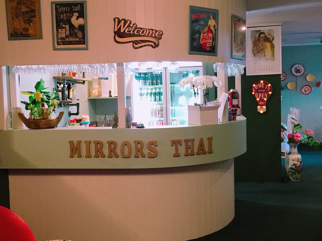 棕榈海滩餐馆和美食-Mirrors Thai