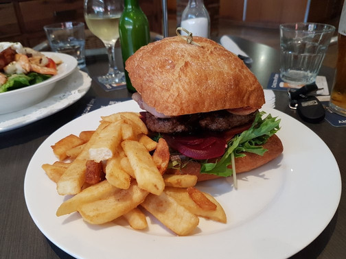 Royal Hotel Orange主图