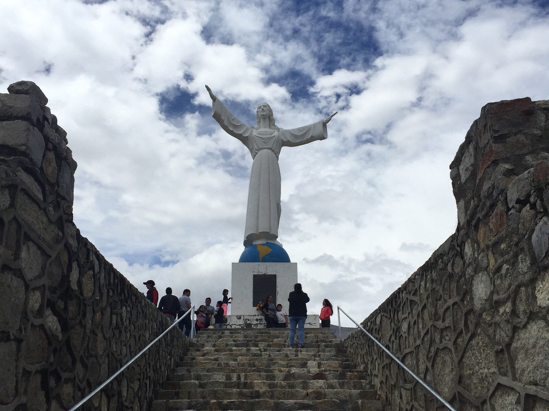 Cementerio General Presbitero Villon-瓦拉斯必去景点