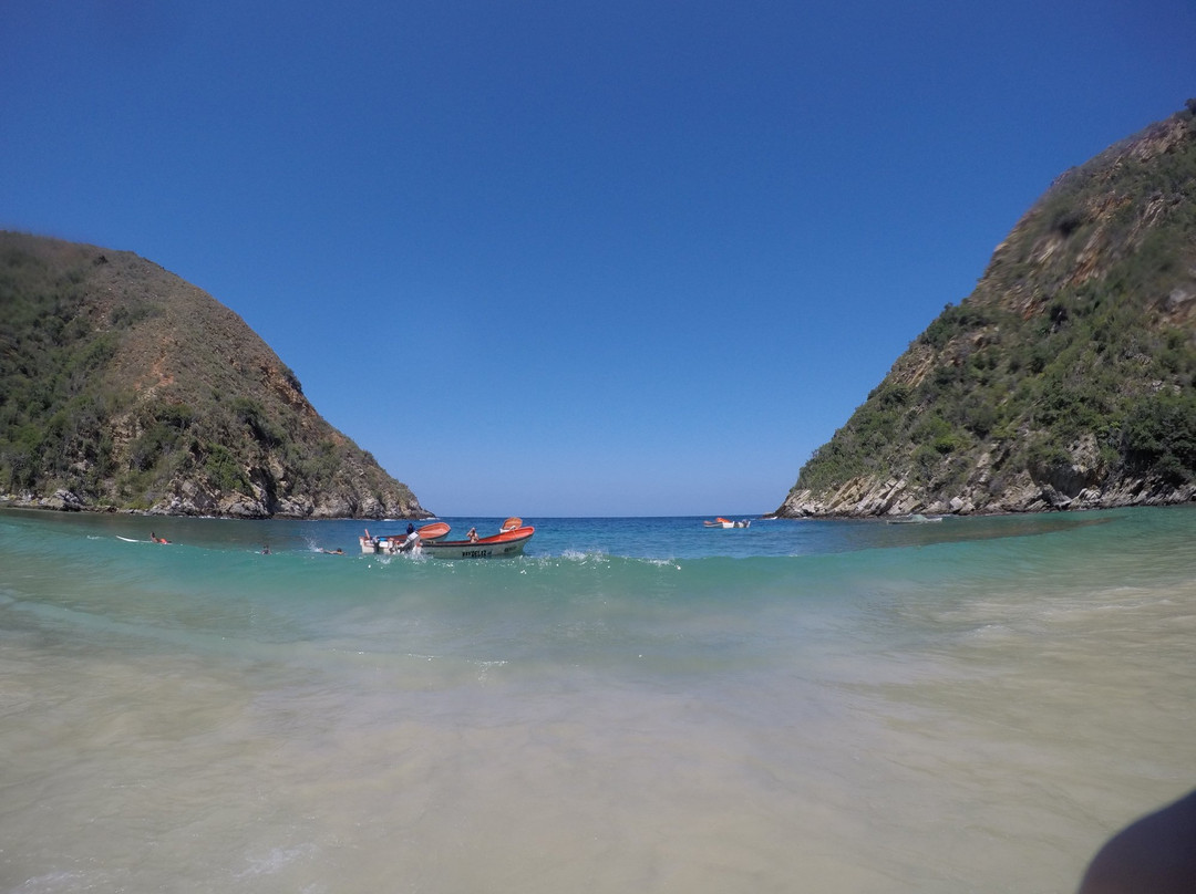 Playa Ensenada de Tuja景点图片