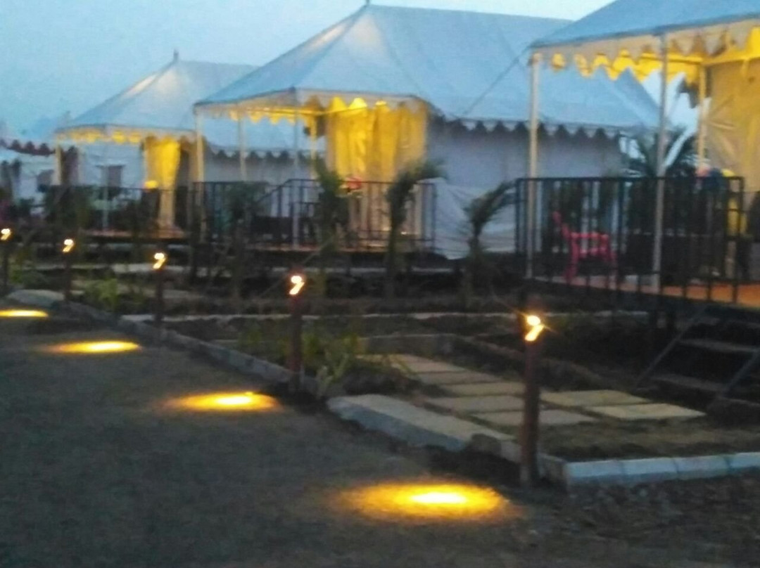 Camp Royale