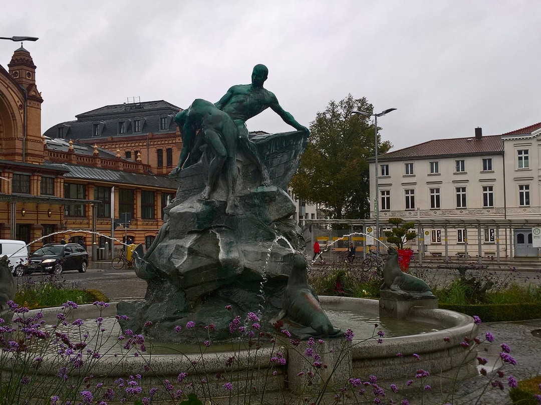 Brunnen "Rettung aus Seenot"-什未林必去景点