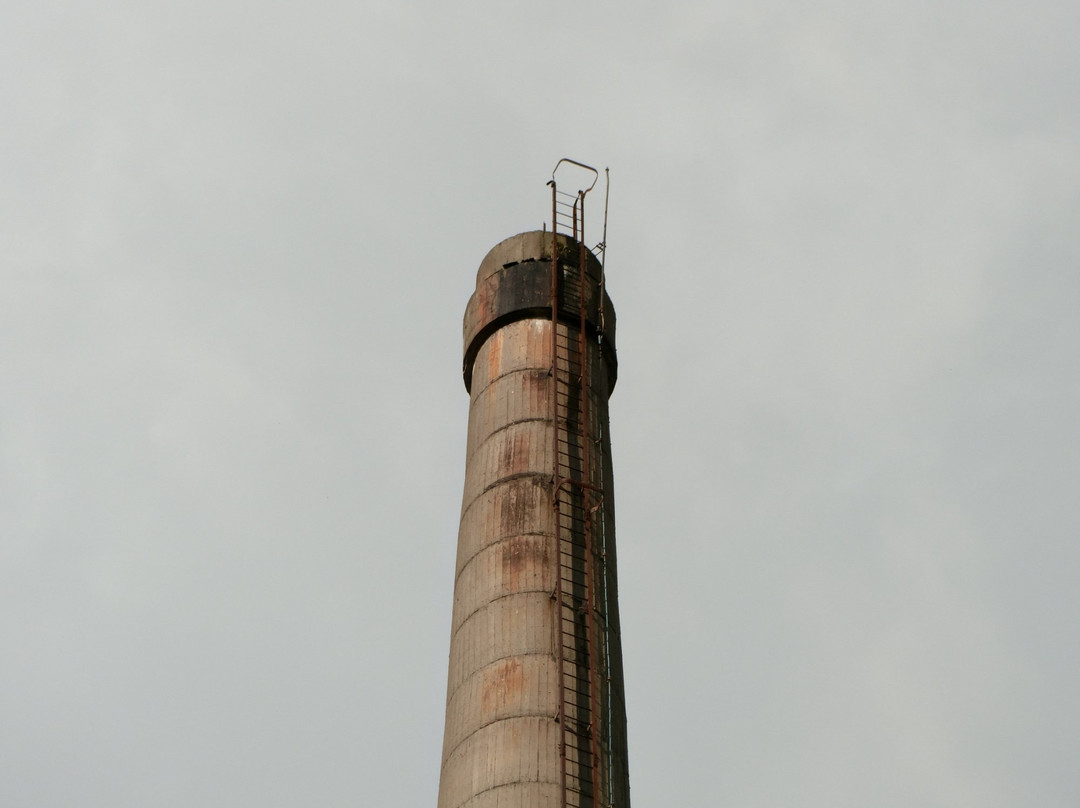 Giant Chimney of Old Hokutan Kasei Industrial Plant-夕张市必去景点