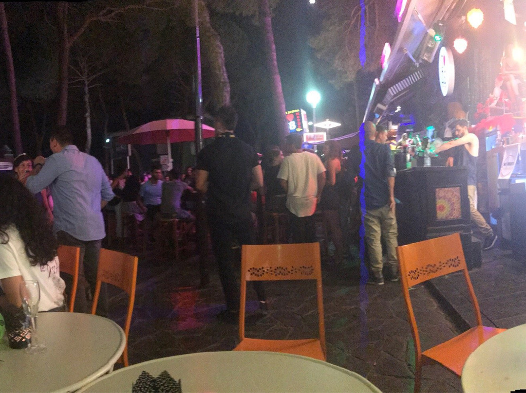 Zouk Santana景点图片