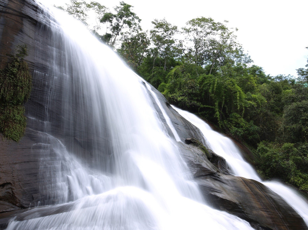 Seven Colors Waterfall-汶干必去景点