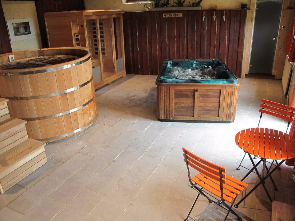 Hameau De Bonnevay-泳池
