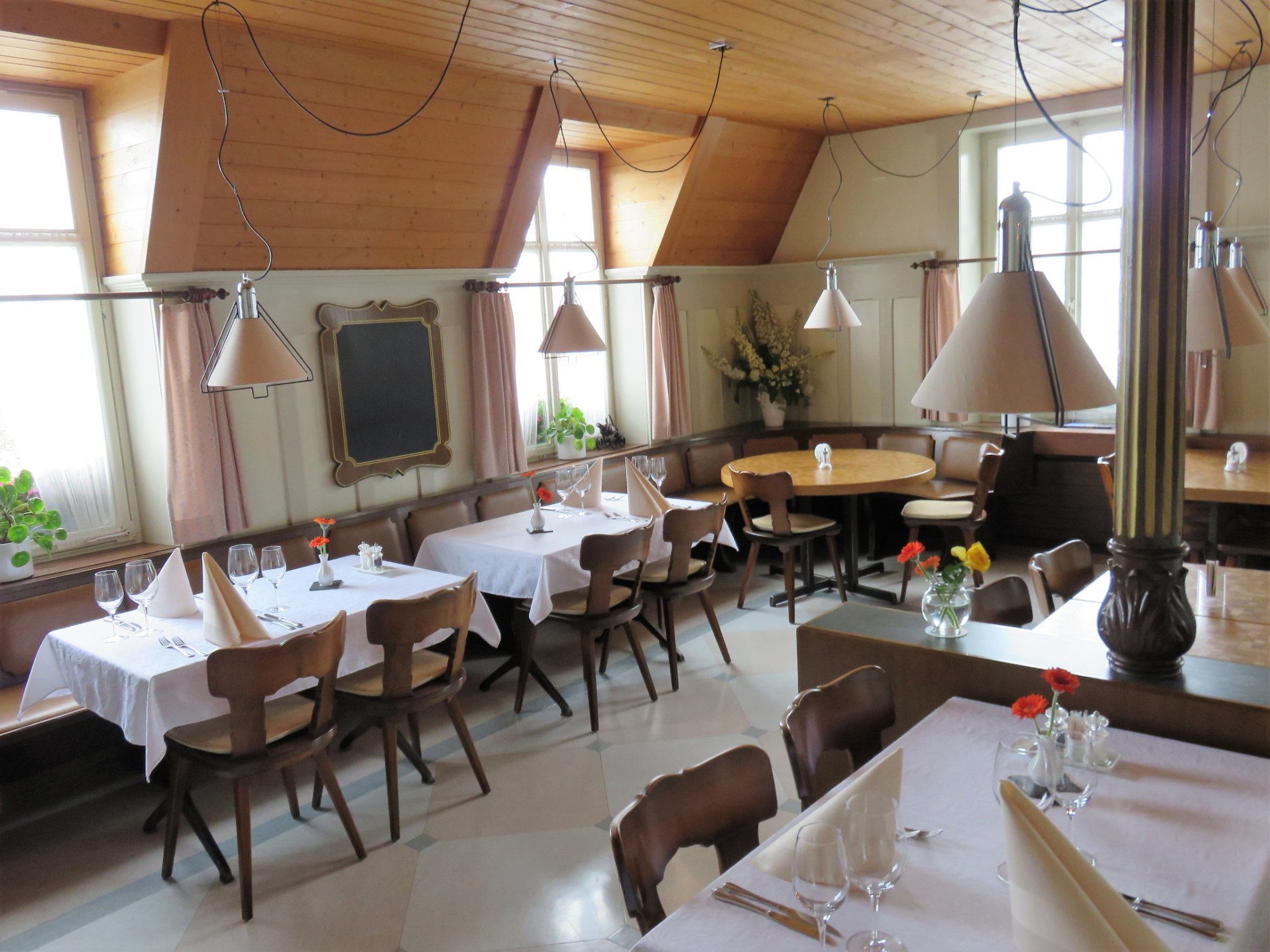 Hotel & Speiserestaurant Bahnhof-餐饮